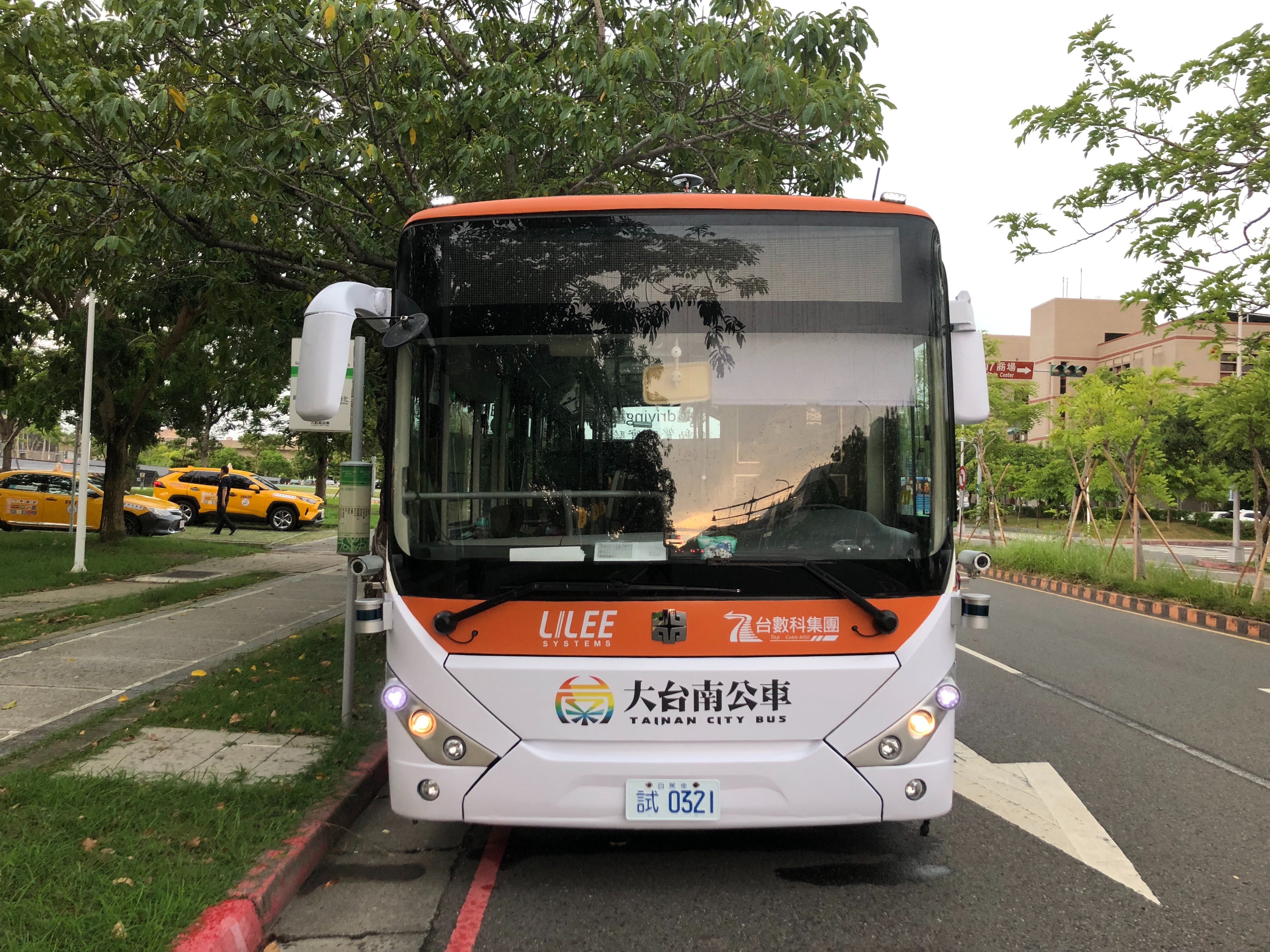 Autonomous Bus Autonomous Bus
